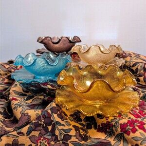 Set Of 4 Mid-Century Glass Ruffled Edge Waffle Pattern Bowl And Plates - Colony